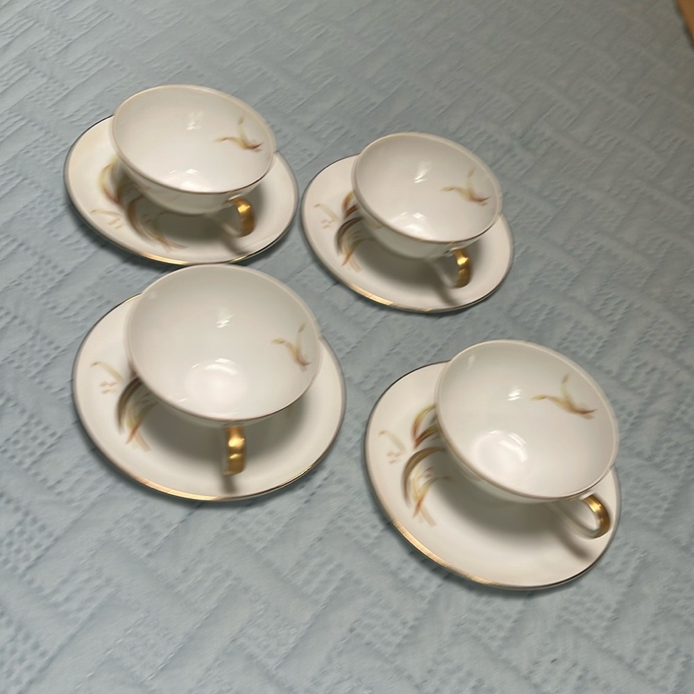 🌾Vintage Retired Meito China Cups And Saucers -Set Of Four 🌾